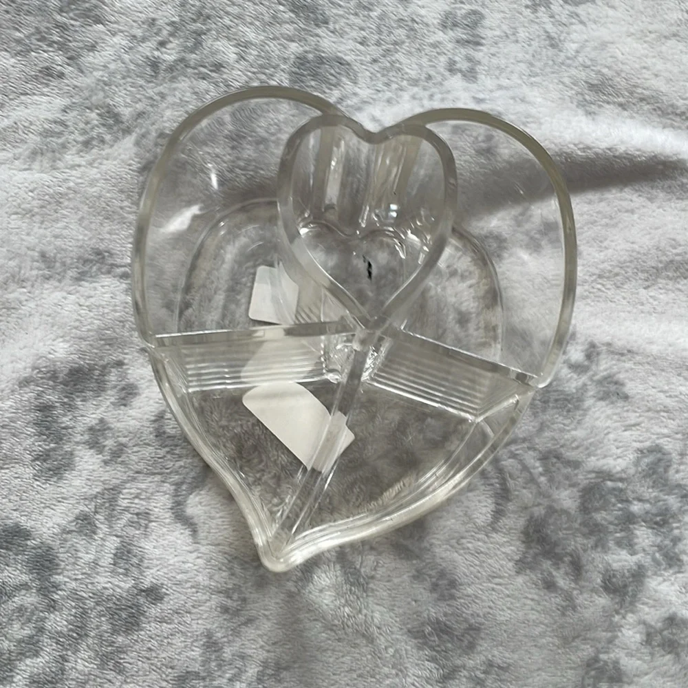Acrylic heart shaped make up organizer